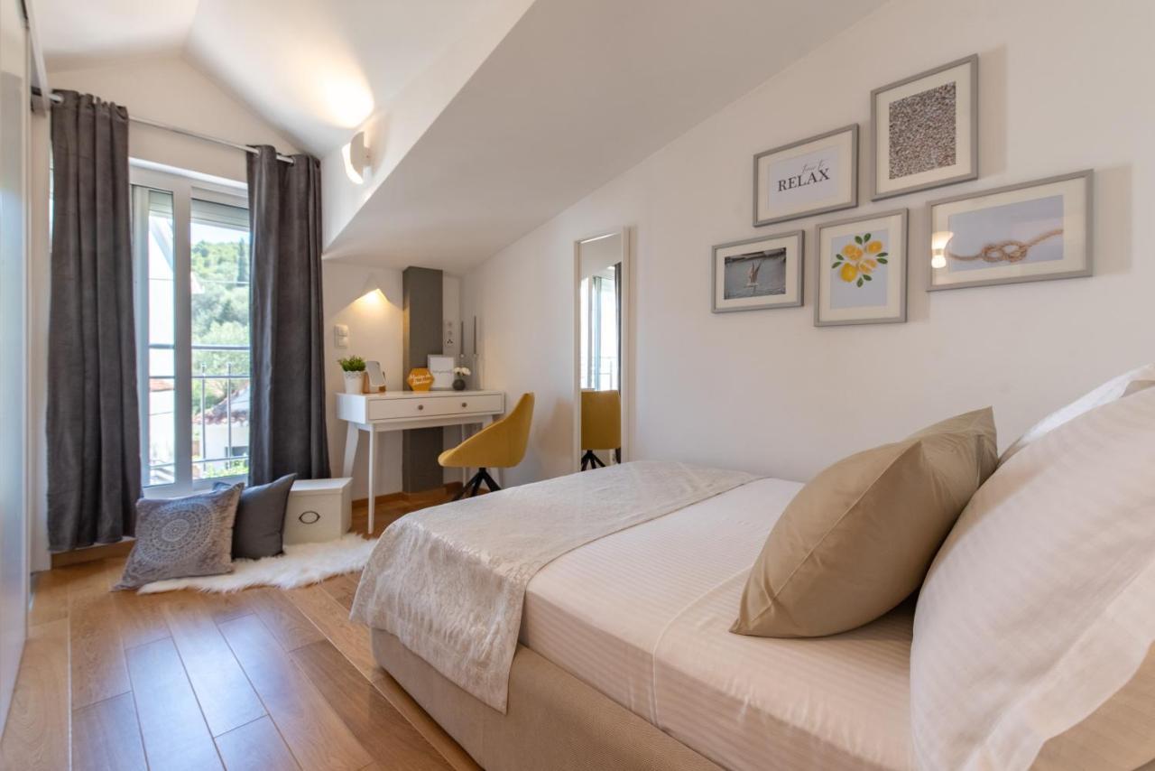 Apartments Belmat Trogir Bagian luar foto