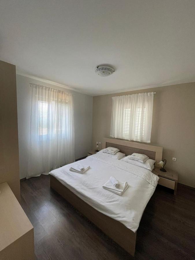 Apartments Belmat Trogir Bagian luar foto