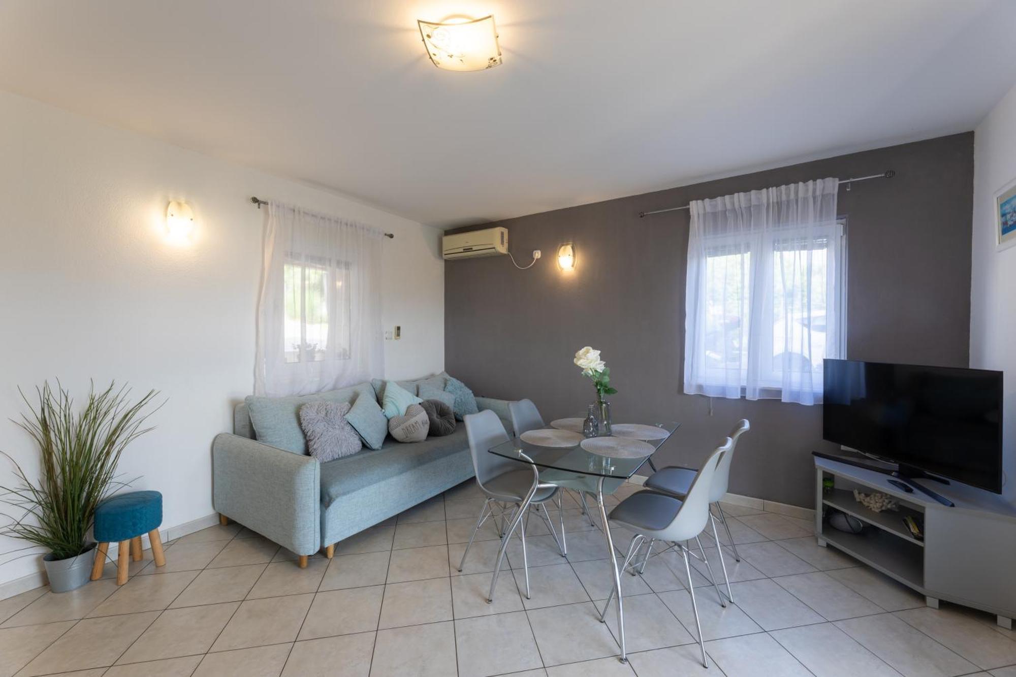 Apartments Belmat Trogir Bagian luar foto