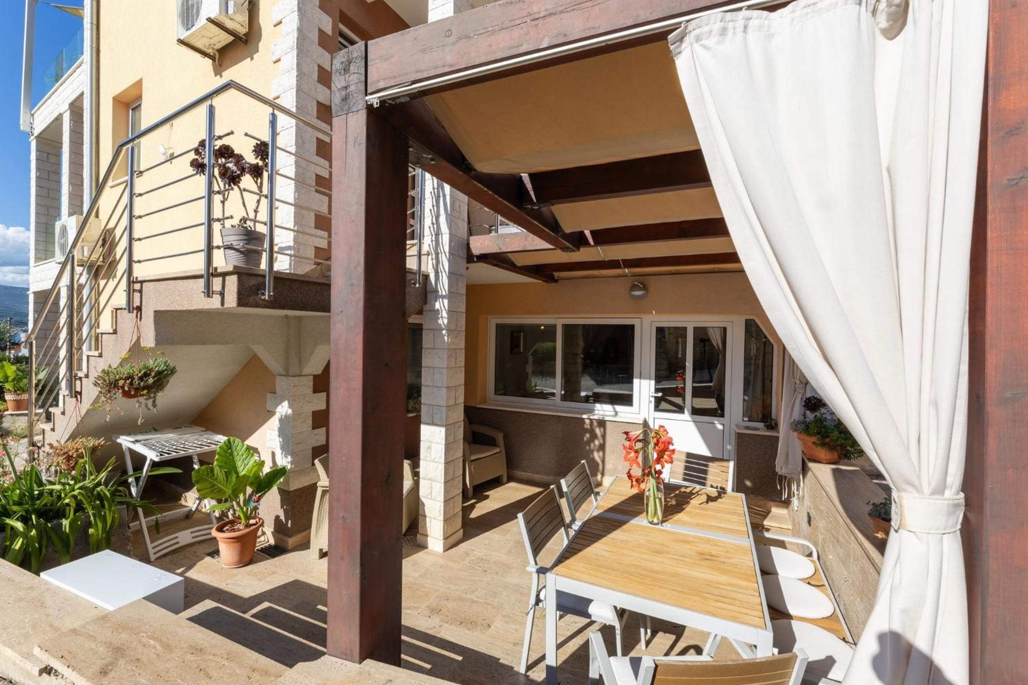Apartments Belmat Trogir Bagian luar foto