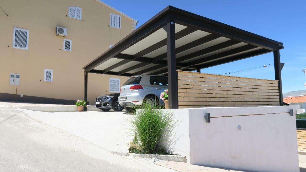 Apartments Belmat Trogir Bagian luar foto